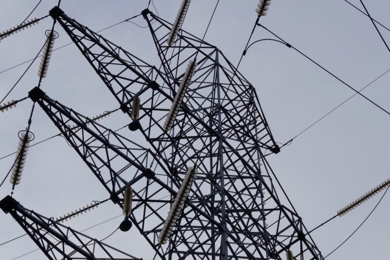 Panne sur réseau électrique : comment réagir en haute tension ?